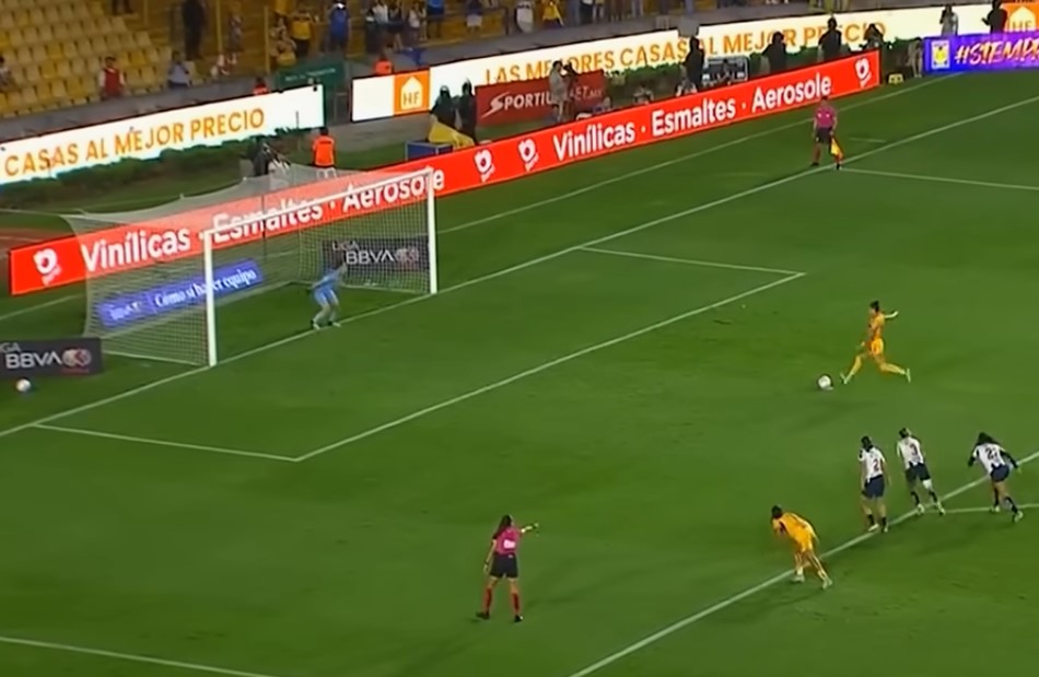 Penalti de Jenni Hermoso a Rayadas
